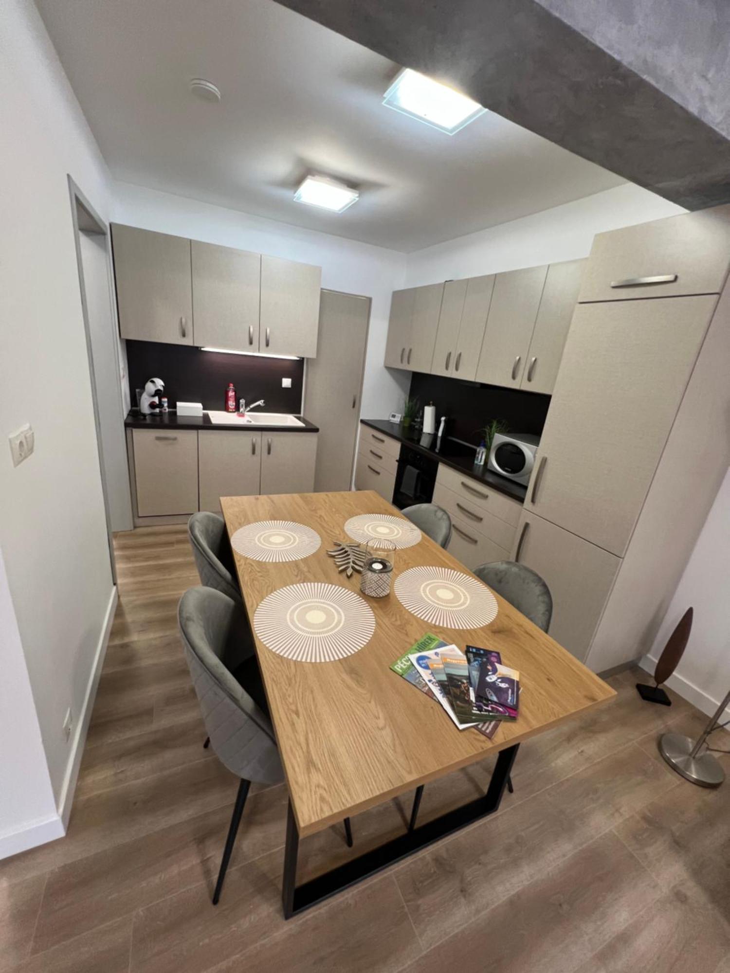 Garay26 Apartman ペーチ エクステリア 写真